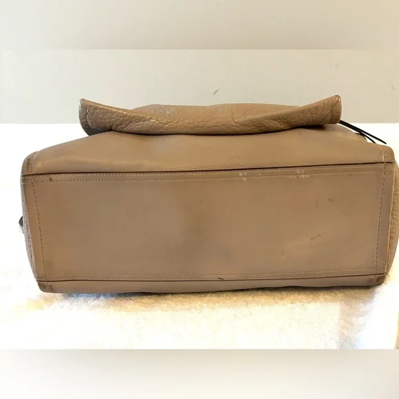 Authentic Large Coach Taupe Satchel - Picture 8 of 16